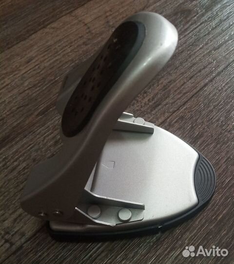 Дырокол канцелярский