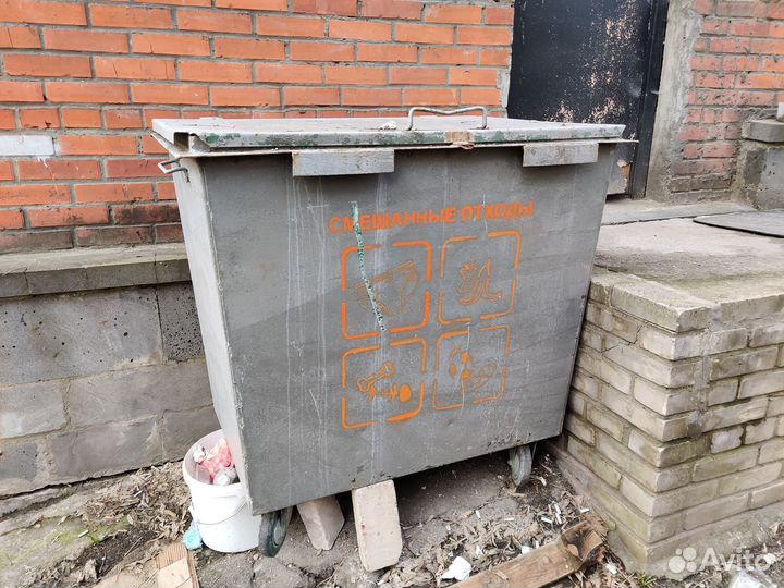 Бак мусорный металлический
