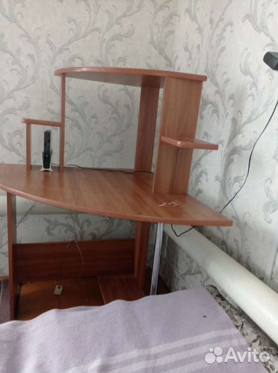 Стол для компьютера