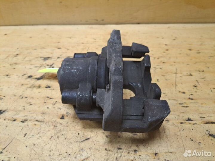 Суппорт передний правый Mazda Demio DY3W zjve 2004