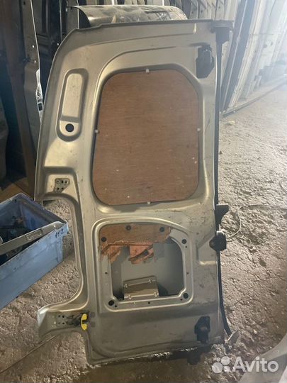 Дверь багажника задняя правая Peugeot Partner B9