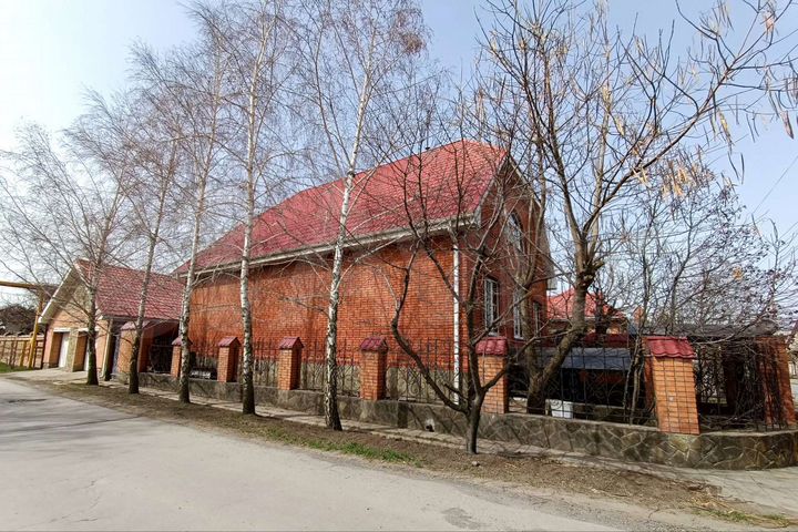 Дом 580 м² на участке 9 сот.