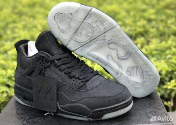 Nike Air Jordan 4 x Kaws
