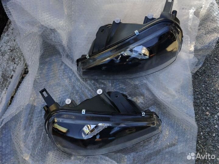 Фары приора передние