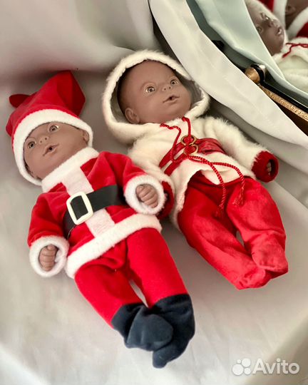 Куклы мальчик и девочка в новогодних костюмах