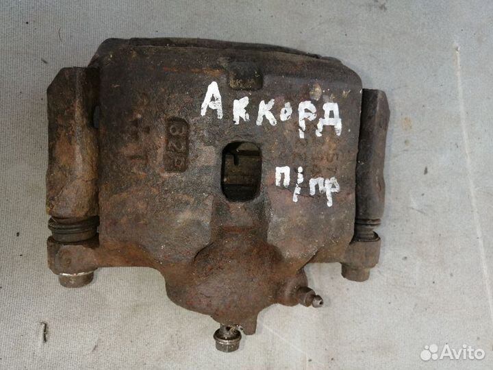 Суппорт тормозной передний правый для Honda Accord