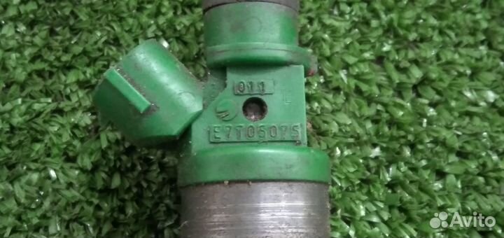 Рампа с Форсунками GDI M. Lancer Cedia 2000-2003