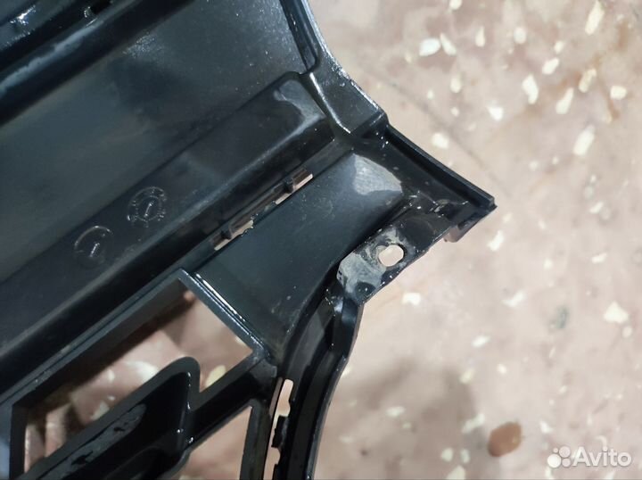 Решетка радиатора Renault Sandero