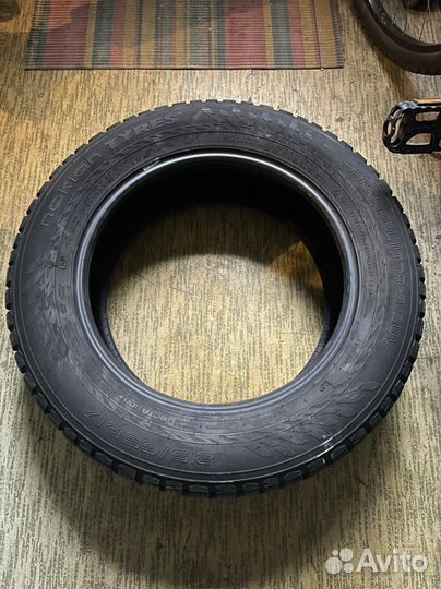 Nokian Tyres Hakkapeliitta 9 SUV 215/65 R17