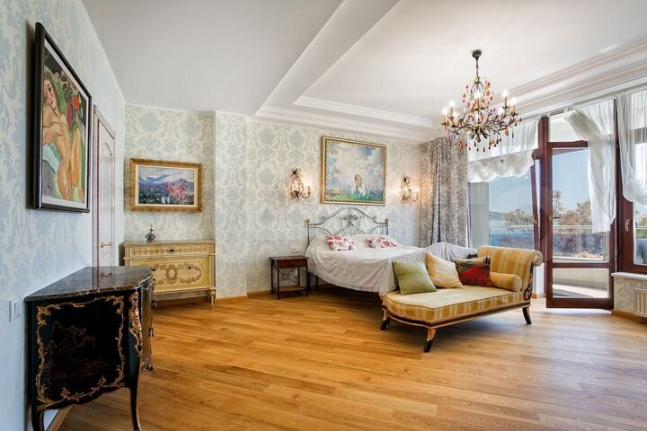 3-к. квартира, 142,3 м², 3/8 эт.
