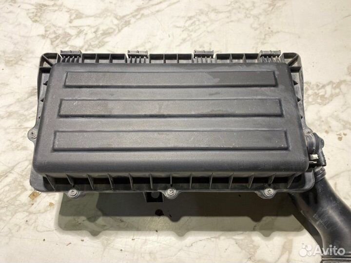 Корпус воздушного фильтра Skoda Rapid cfna 2015