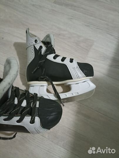Коньки хоккейные детские