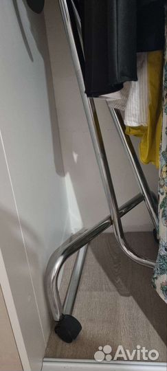 Рейл для одежды