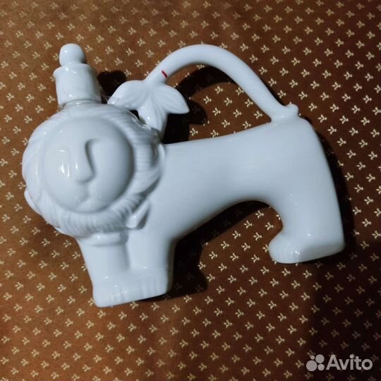 Чашки, графины, Гжель