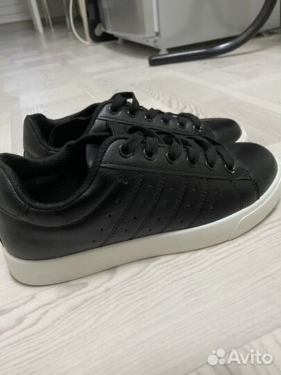 Кроссовки женские 38,5