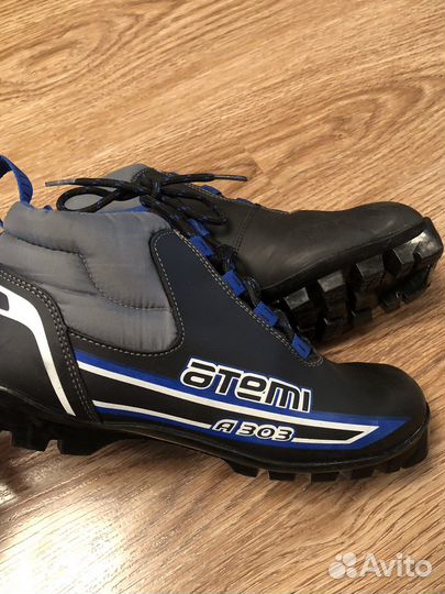 Лыжные ботинки