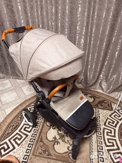 Детская прогулочная коляска