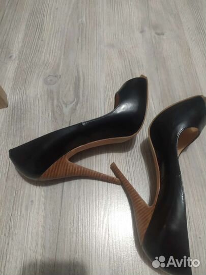 Туфли женские 38 размер фирмы Enzo