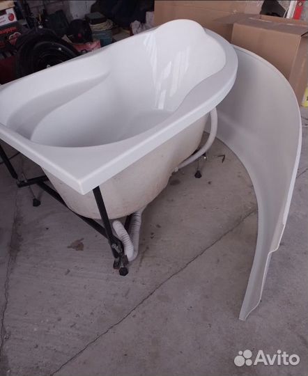 Ванная акриловая 150/90