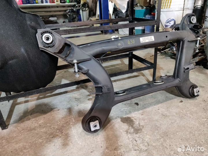 Задний подрамник на Мерседес W212-6.3AMG