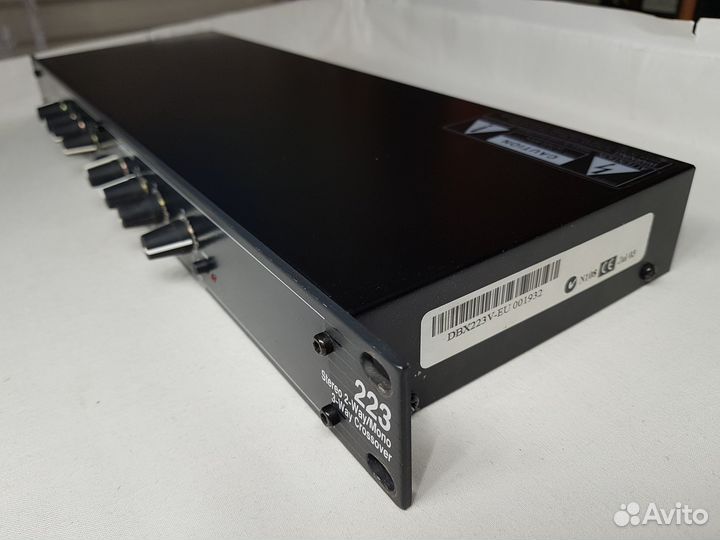 Кроссовер Dbx 223