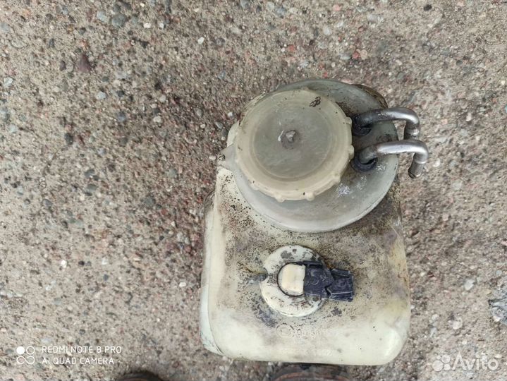 Бачок омывателя стекла с подогревом w124 mercedes