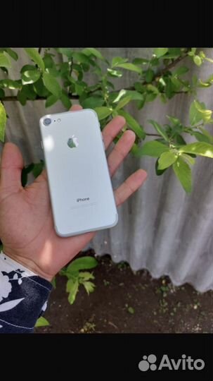 iPhone 7, 32 ГБ