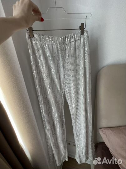 Брюки в пайетках