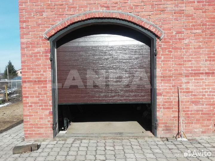 Гаражные секционные ворота