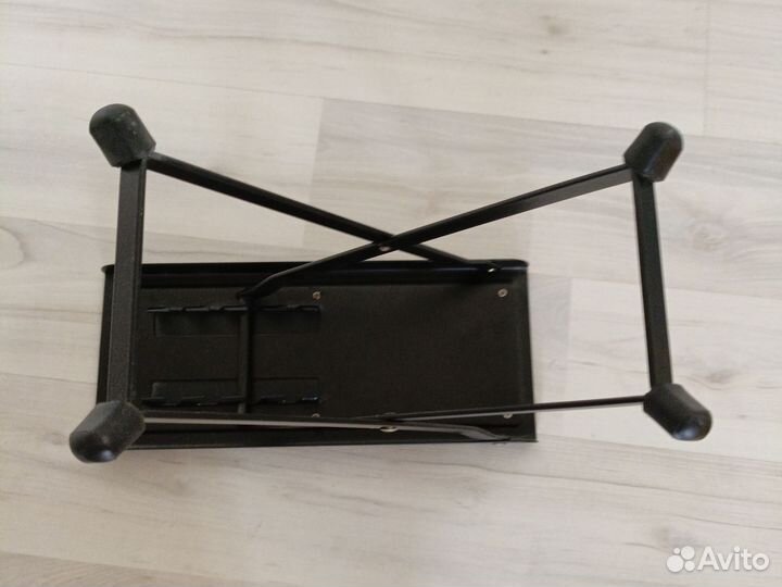 Подставка для ноги гитариста