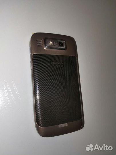 Телефон Nokia e72