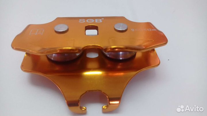 Ролик двухосевой с карабином