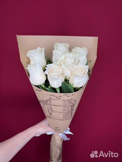 Букет цветы: розы 7 шт в упаковке доставка цветов