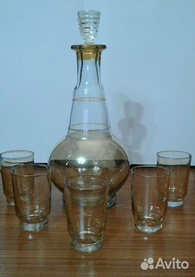 Графин и 5 стопок с золотыми полосками СССР