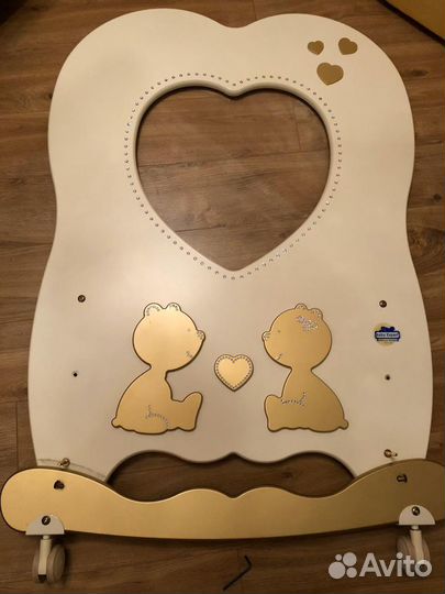 Детская кровать и комод