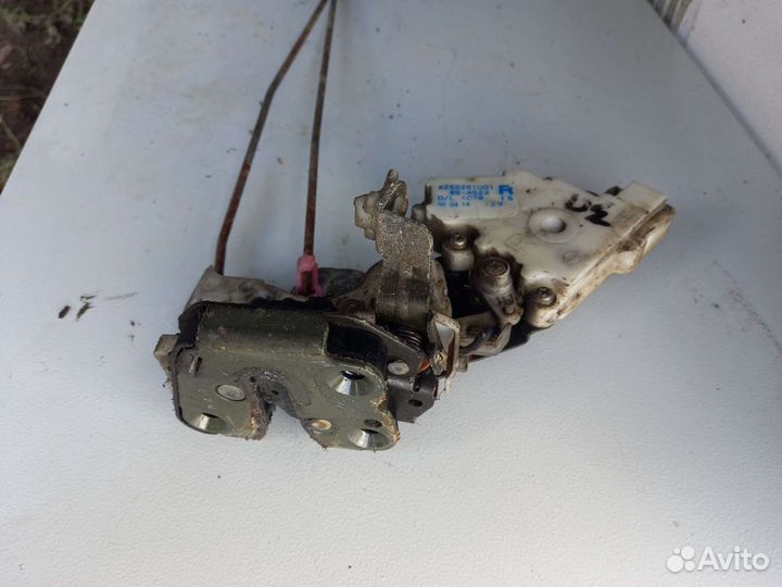 Замок двери задней правой Nissan Almera n15