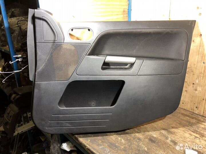 Обшивка передней правой двери Ford Fusion 79032