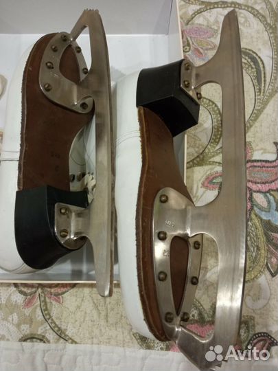 Коньки фигурные СССР нат. кожа размер 37,5