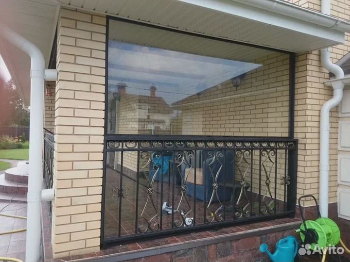 Остекление террасы загородного дома коттеджа