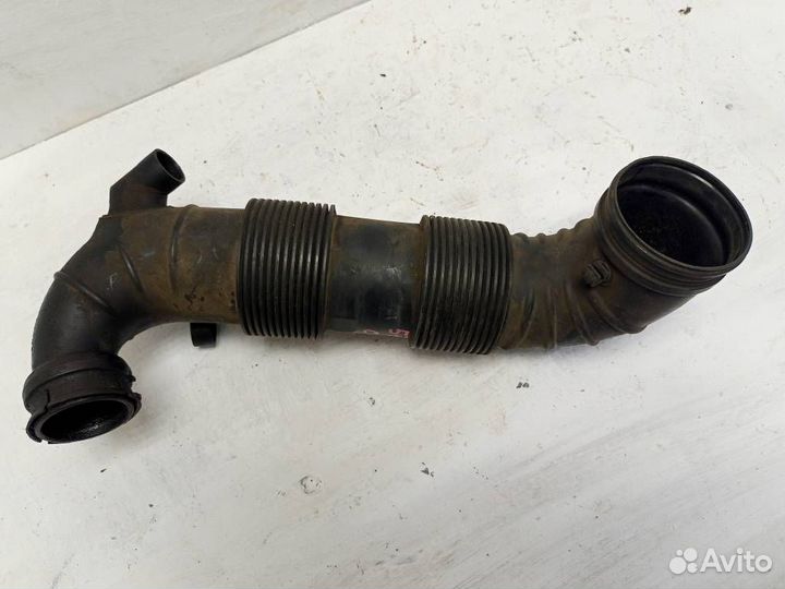 Патрубок воздушного фильтра