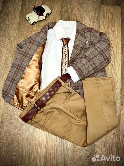 Стильный костюм для мальчика