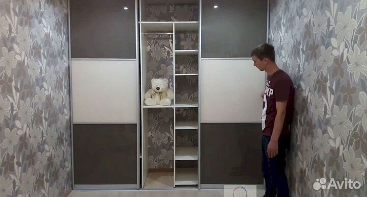 Зеркальный шкаф