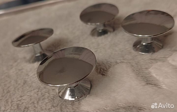 Мебельная ручка