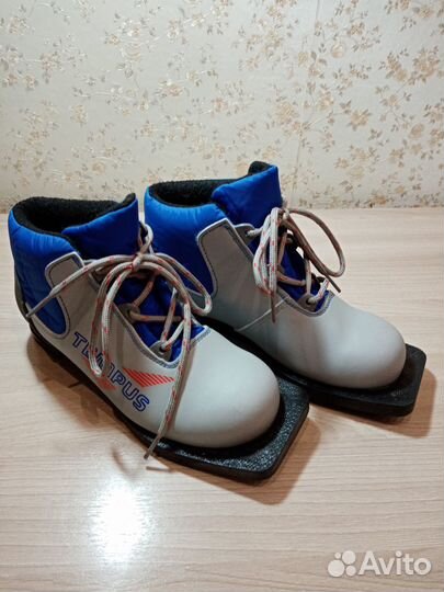 Лыжные ботинки