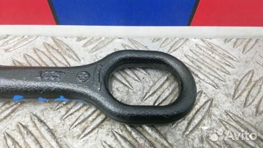 Крюк буксировочный volkswagen passat B6 (LEA20H801