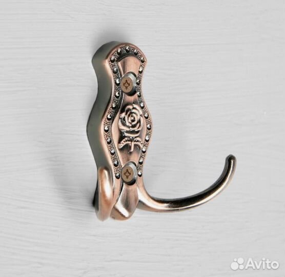 Крючок мебельный Роза