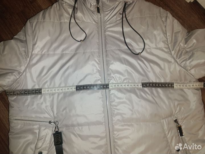 Демисезонная женская куртка 52 размер