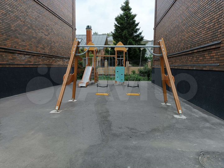 3-к. квартира, 107 м², 2/3 эт.