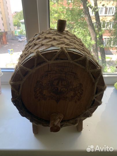 Деревянная бочка для вина