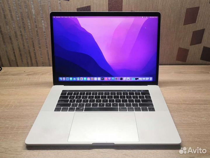 Ноутбук MacBook pro 2017 16/512